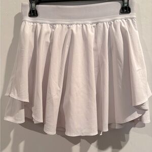 LULULEMON Athletica Sz 6 White Mini SKORT